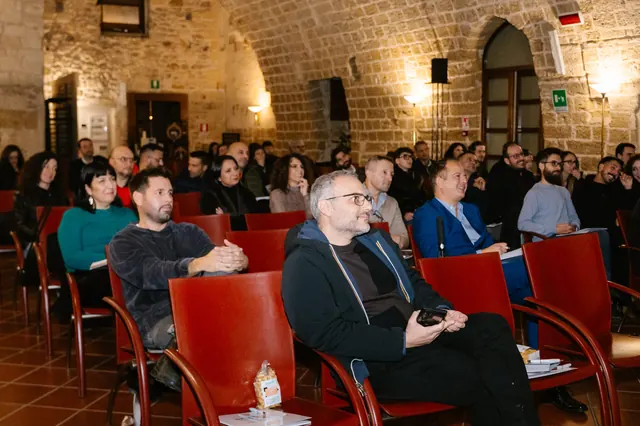 La sala del Castello Normanno-Svevo di Mesagne piena per il Marketing Lab 2025