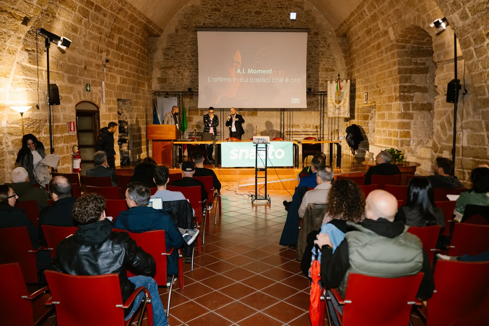 La sala piena all'evento A.I. Moment di Snasto a Mesagne, novembre 2025