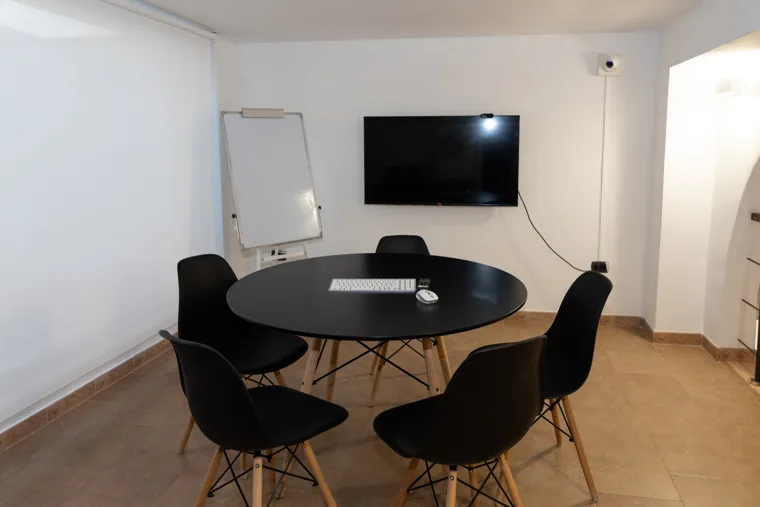 La sala riunioni di Casa Snasto