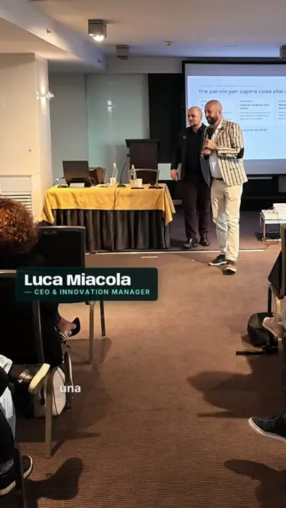 La richiesta perfetta o un vocale alla segretaria?